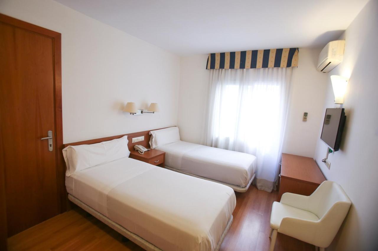 Gatell Hotel Vilanova i la Geltru Exterior photo