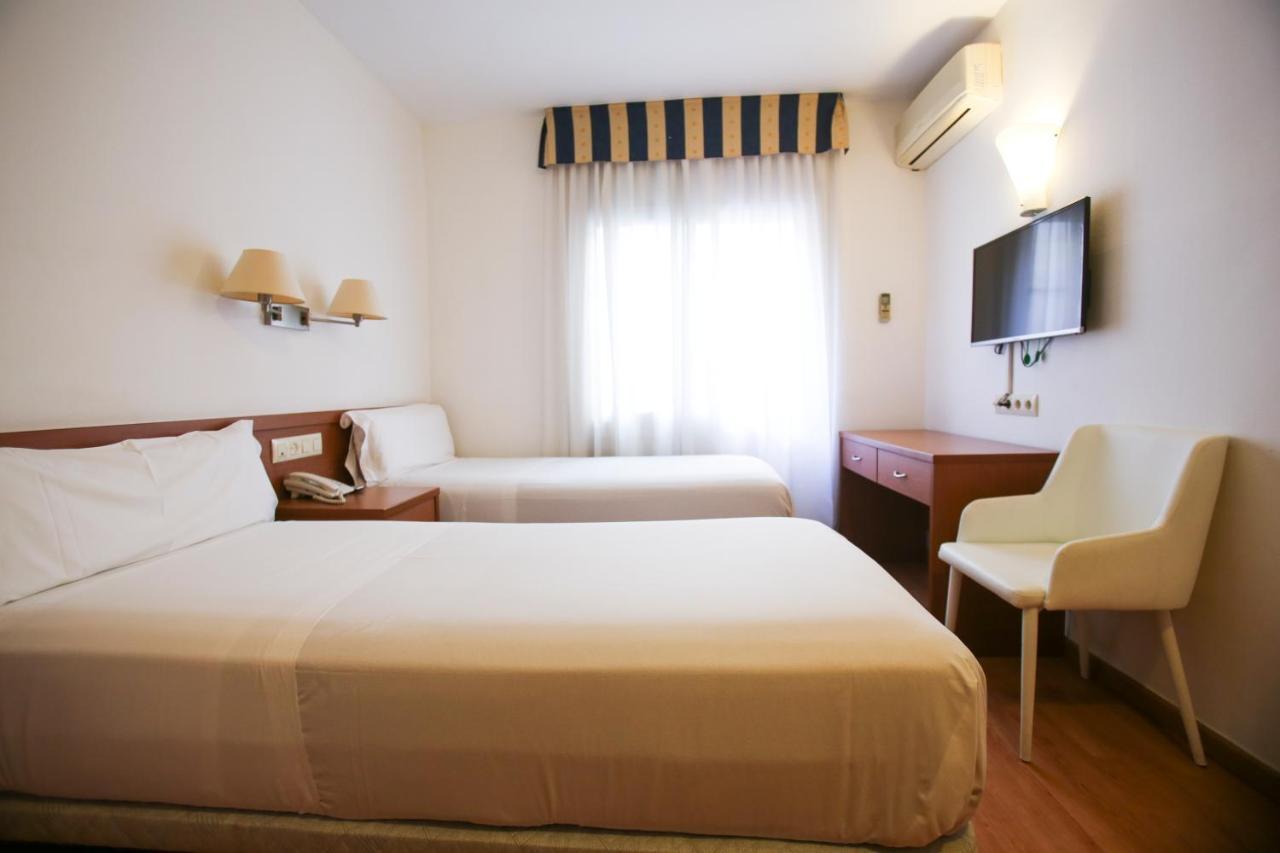 Gatell Hotel Vilanova i la Geltru Exterior photo